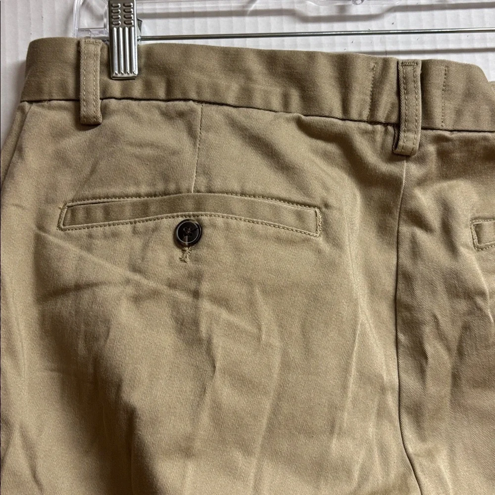 St. John's Bay Men's Khaki Chinos Classic Fit Flat Front Easy Care  NWT 34 X 30